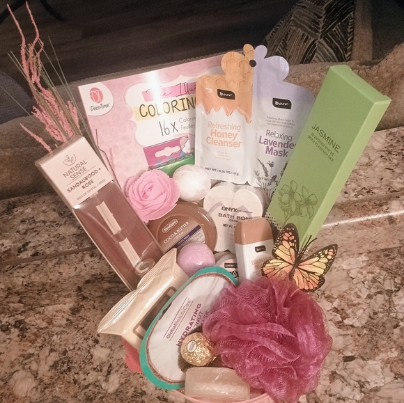 Women's Self-care Pamper Me Basket Birthday Anniversary Christmas - Picture 4 of 5